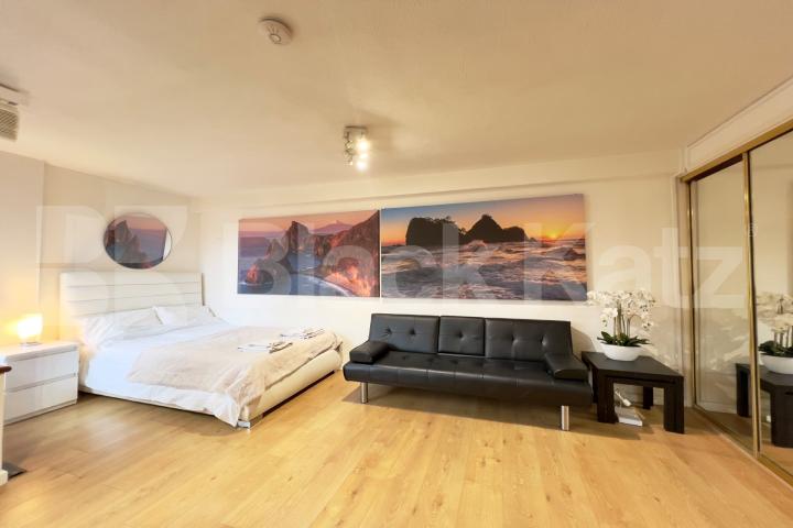 Spacious, bright & airy double studio in the heart of Westminster  Rowan Court. Greycoat Street, Westminister 